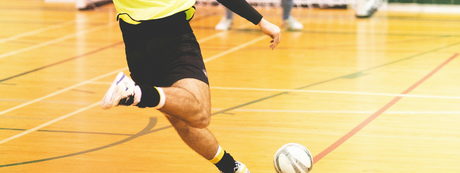 COME SCEGLIERE LE SCARPE DA CALCETTO PER CAMPI DURI E INDOOR