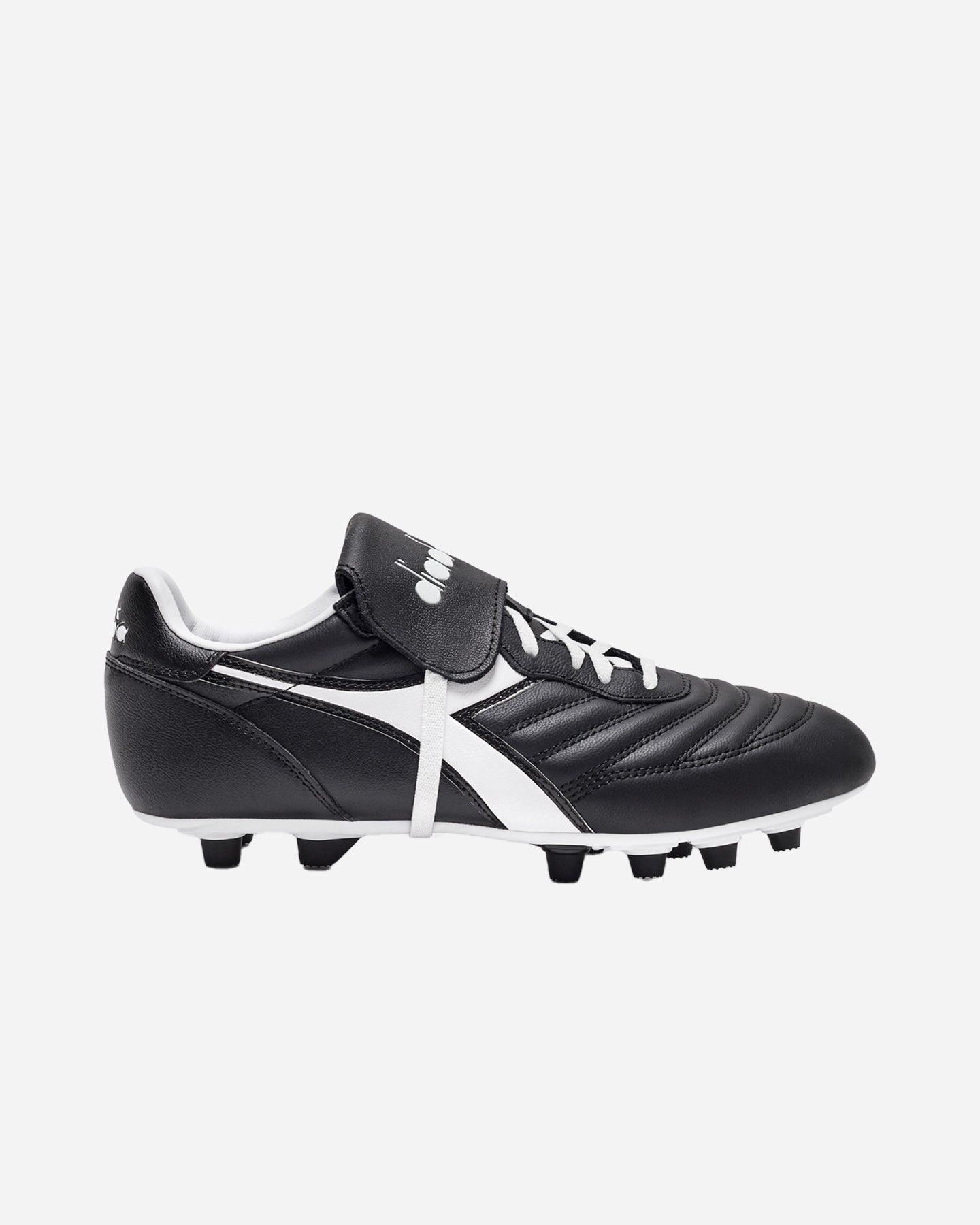 Diadora Palloni da calcio di un marchio italiano di fiducia dal 1948, taglie 3-5, stili multipli e prezzi, gonfiaggio richiesto (Squadra, 3 Diadora Palloni da calcio di un marchio italiano di fiducia dal 1948, taglie 3-5, stili multipli e prezzi, gonfiaggio richiesto (Squadra, 3