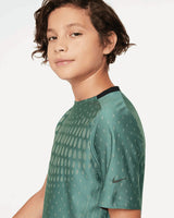 S5687906_361cl002