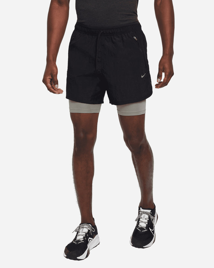 Intersport SHORT RUNNING NIKE STRIDE 2IN1 M UOMO Saldi Sport