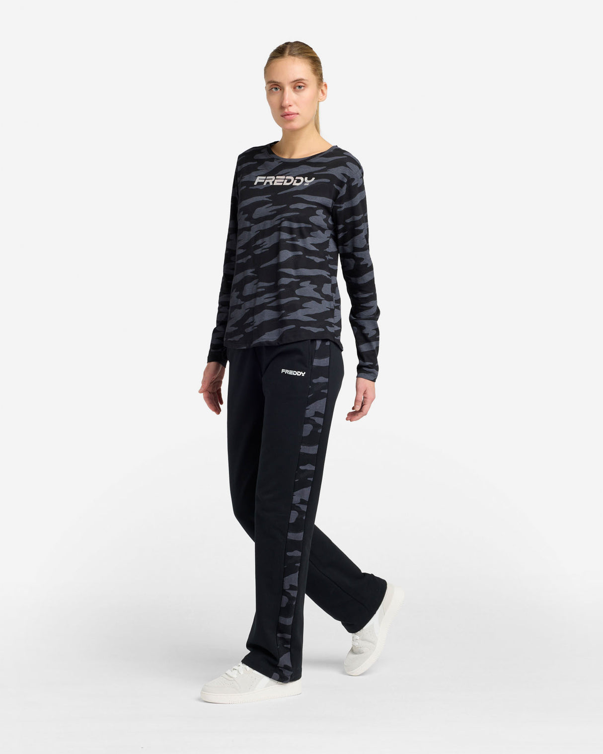 S5902925_CAMO34_cl002